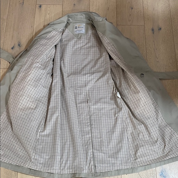 SOLD | London Fog | Classic Vintage Tan Trench Coat - Picture 7 of 10